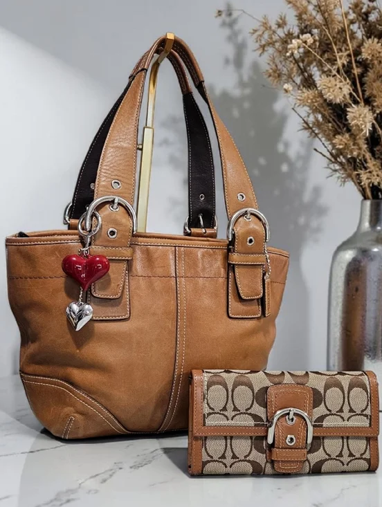 Coach SOHO 2005 Vintage Leather Shoulder Bag Set - Picture 2 of 11